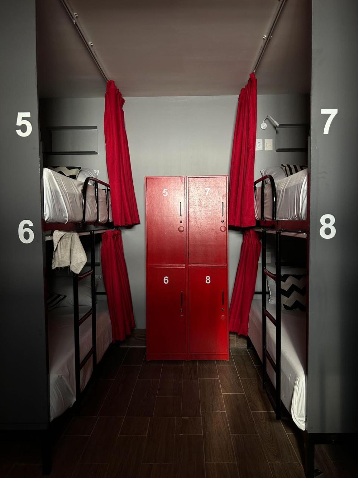 Spartacus Hostel Boutique For Men Puerto Vallarta Eksteriør billede