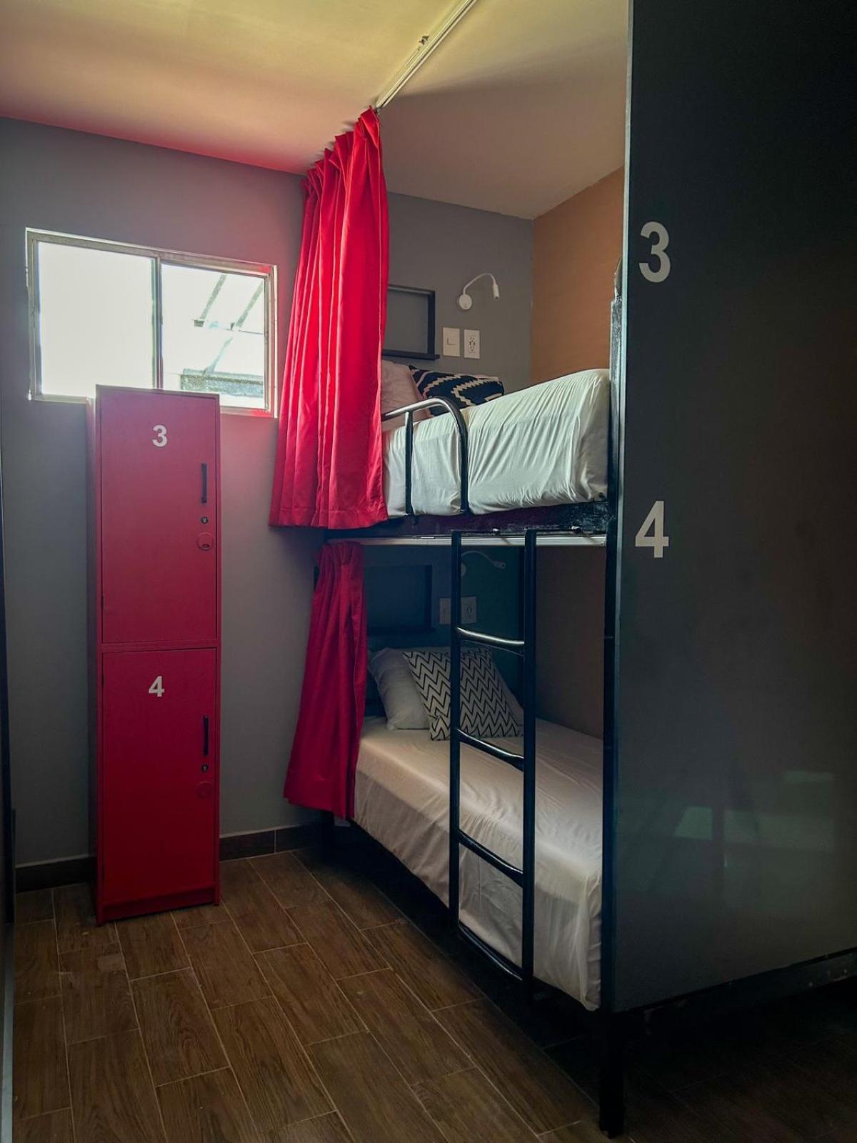 Spartacus Hostel Boutique For Men Puerto Vallarta Eksteriør billede